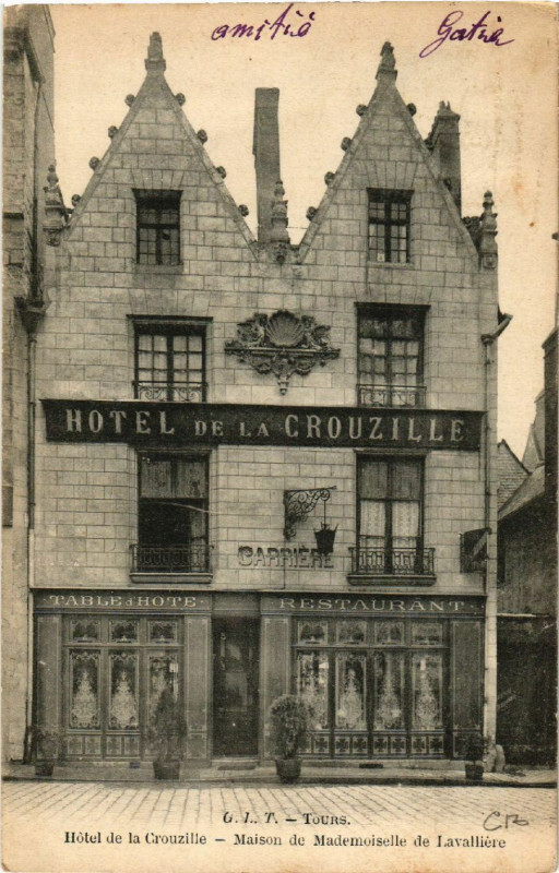 Carte postale ancienne Tours - Hotel de la Crouzille-Maison de Mademoiselle de Lavalliere à Tours