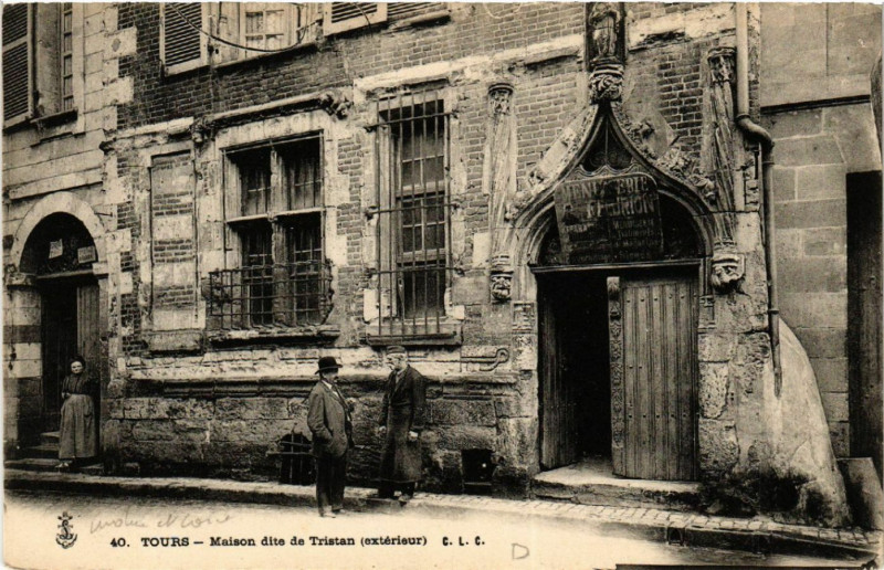 Carte postale ancienne Tours - Maison dite de Tristan (exterieur) à Tours