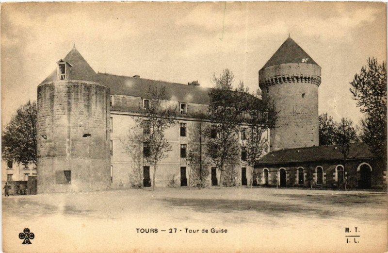 Carte postale ancienne Tours - Tour de Guise à Tours