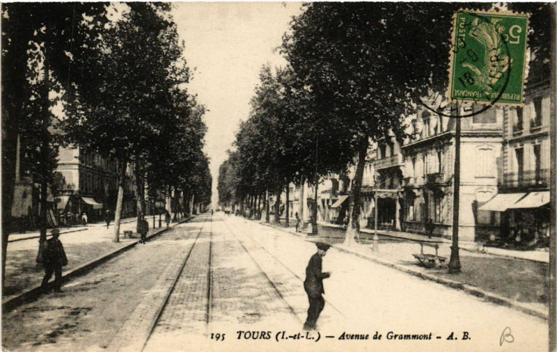Carte postale ancienne Tours (I.-et-L.) - Avenue de Grammont à Tours