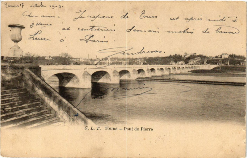 Carte postale ancienne Tours - Pont de Pierre à Tours