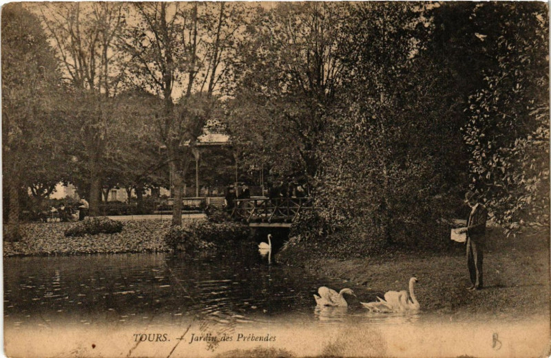 Carte postale ancienne Tours - Jardin des Prebendes à Tours