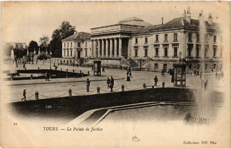 Carte postale ancienne Tours - Le Palais de Justice à Tours