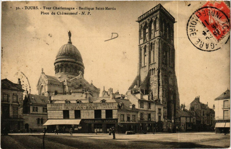 Carte postale ancienne Tours - Tour Charlemagne - Basilique Saint-Martin -Place du ... à Tours