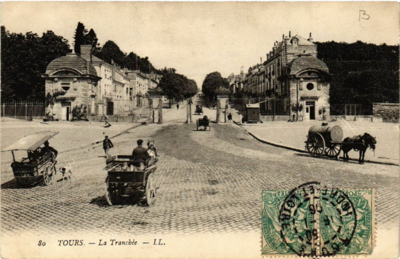 Carte postale ancienne Tours - La Tranchee à Tours
