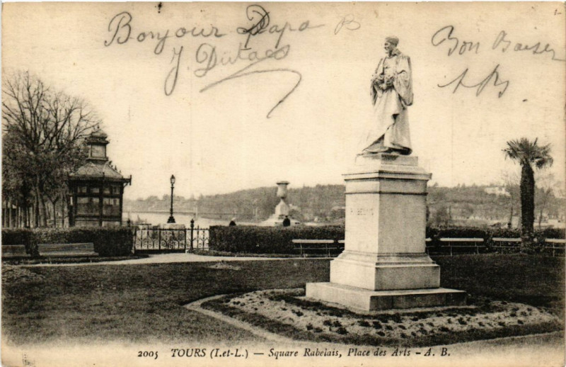 Carte postale ancienne Tours(I.-et-L.) - Square Rabelais, Place des Arts à Tours