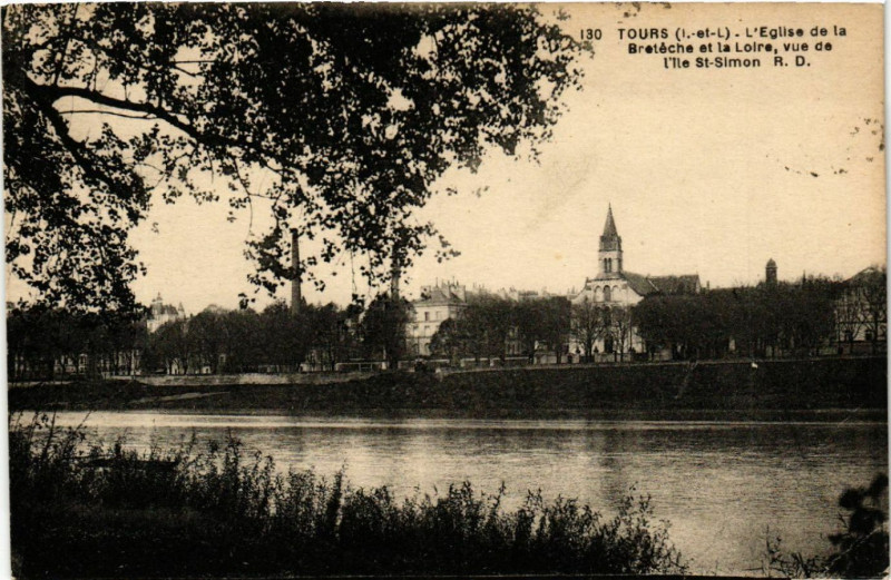 Carte postale ancienne Tours(I.-et-L.) - L'Eglise de la Breteche et la Loire, vue de l'Ile à Tours