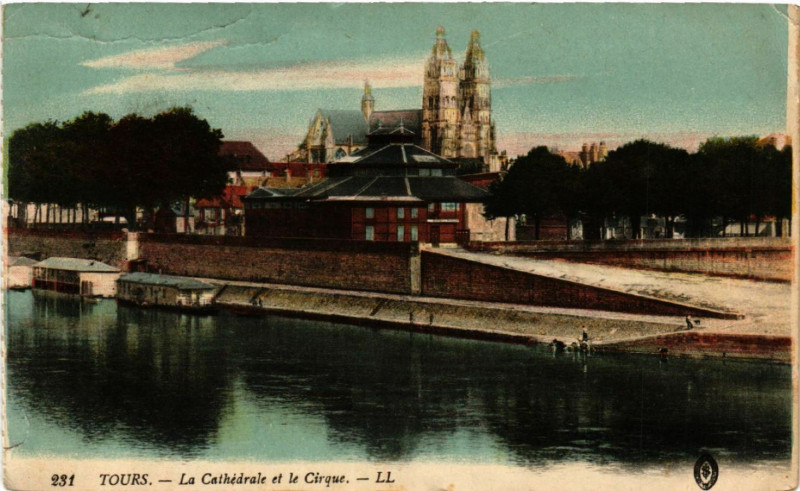 Carte postale ancienne Tours - La Cathedrale et le Cirque à Tours