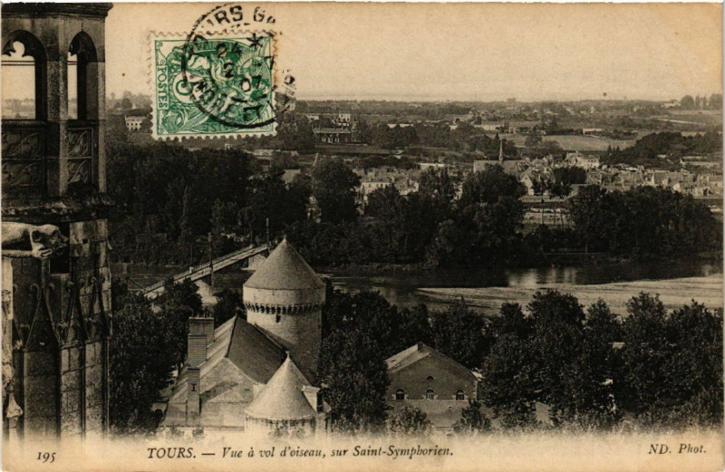 Carte postale ancienne Tours - Vue a vol d'oiseau, sur Saint-Symphorien à Tours