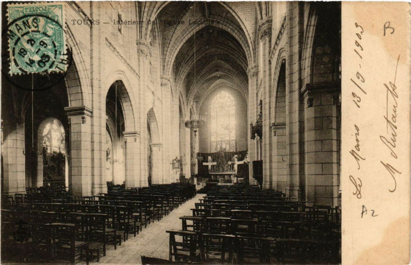 Carte postale ancienne Tours - Interieur de l'eglise Daricite à Tours