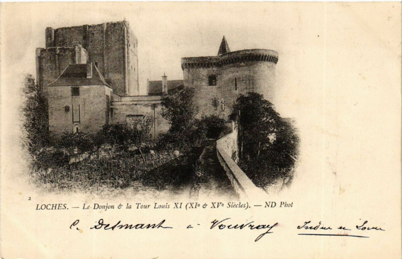 Carte postale ancienne Loches - Le Donjon à Loches
