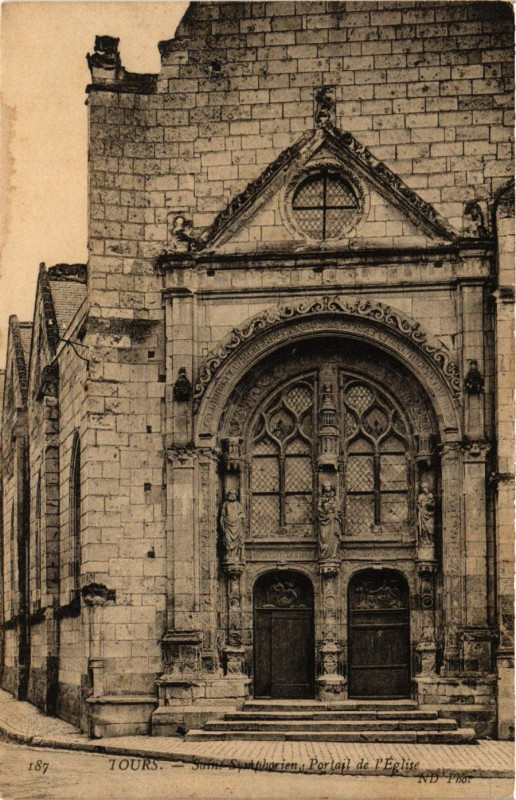 Carte postale ancienne Tours - St-Symphorien Portail de l'Eglise à Tours