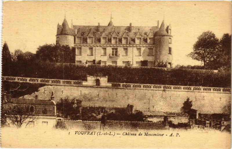 Carte postale ancienne Vouvray - Chateau de Moncontour à Vouvray