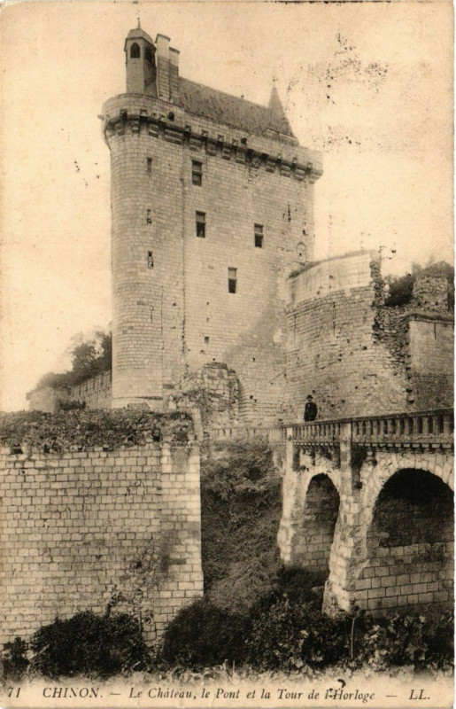 Carte postale ancienne Chinon - Le Chateau à Chinon