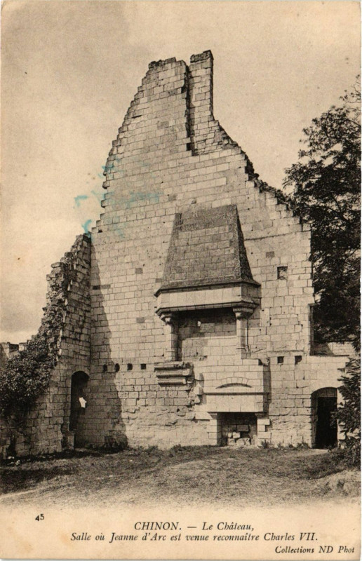 Carte postale ancienne Chinon - Le Chateau à Chinon