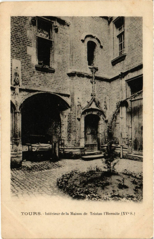 Carte postale ancienne Tours - Intérieur de la Maison à Tours