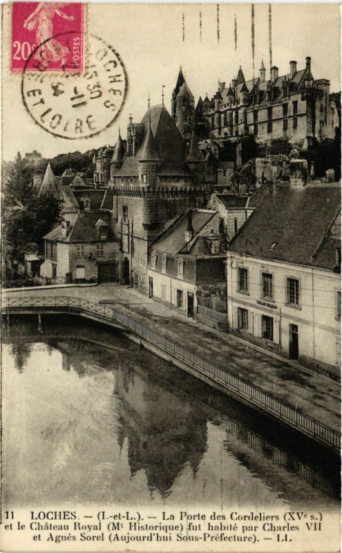 Carte postale ancienne Loches - La Porte des Cordeliers à Loches
