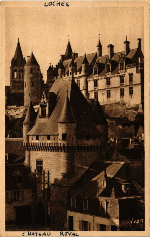 Carte postale ancienne Loches - Chateau Royal à Loches