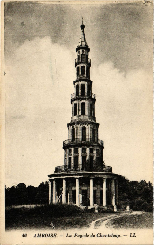 Carte postale ancienne Amboise - La Pagode de Chanteloup à Amboise