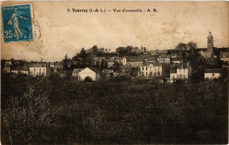 Carte postale ancienne Vouvray - Vue d'ensemble à Vouvray