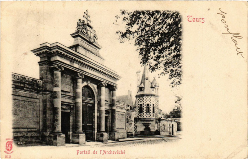 Carte postale ancienne Tours - Portail de l'Archevéché à Tours