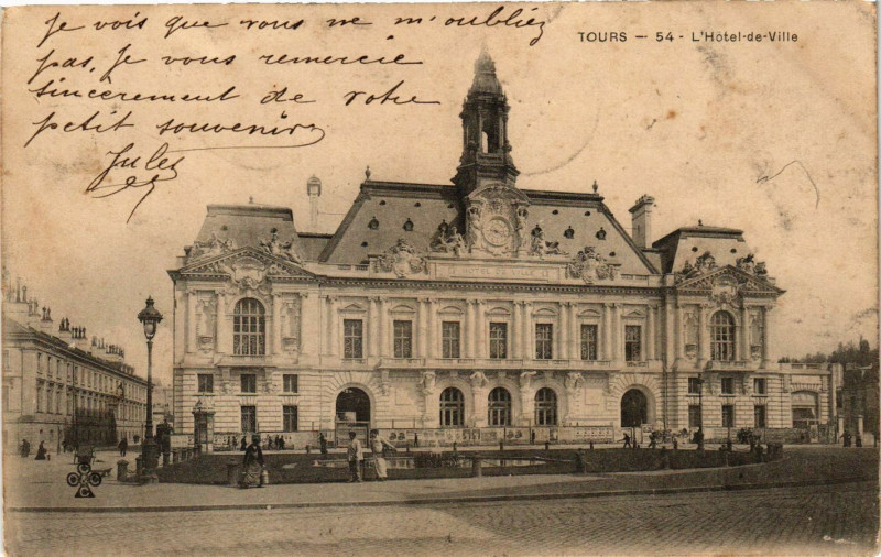Carte postale ancienne Tours - L'Hotel de Ville à Tours