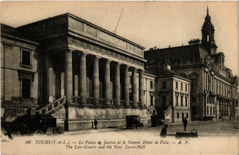 Carte postale ancienne Tours - Les Palais de Justice et le Nouvel Hotel de Ville à Tours