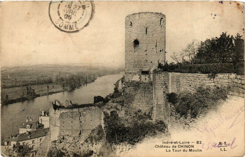 Carte postale ancienne Indre-et-Loire - Chateau du Chinon - La Tour du Moulin à Chinon