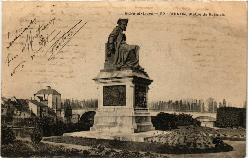 Carte postale ancienne Indre-et-Loire - Chinon Statue de Rabelais à Chinon