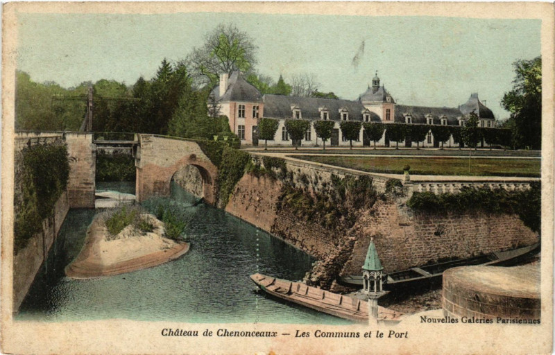 Carte postale ancienne Chateau de Chenonceaux - Les Communs et Port à Chenonceaux