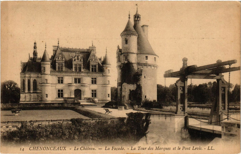 Carte postale ancienne Chenonceaux - Le Chateau - La Facade - La Tour des Marques et le à Chenonceaux