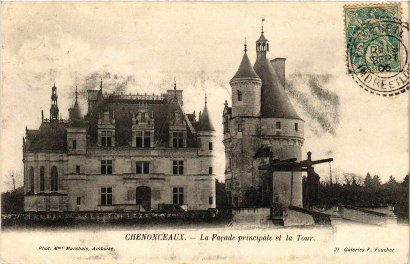 Carte postale ancienne Chenonceaux - La Facade principale et la Tour à Chenonceaux