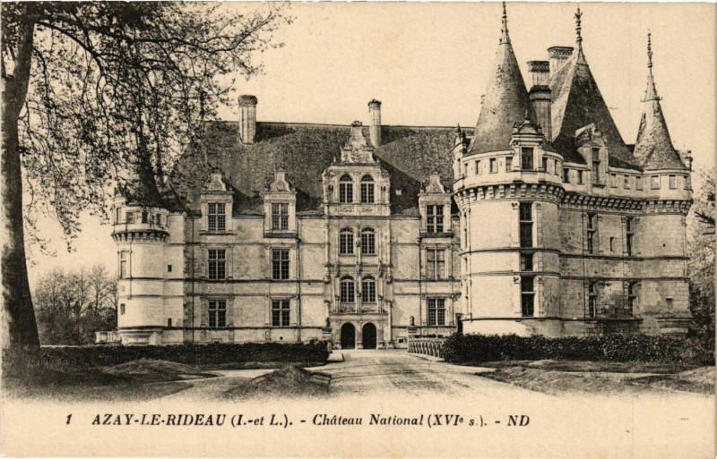 Carte postale ancienne Azay-le-Rideau - Chateau National (Xvi s.) à Azay-le-Rideau