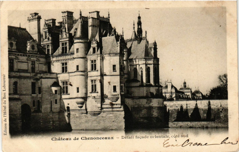 Carte postale ancienne Chateaux de Chenonceaux - Detail facade orientale coté sud à Chenonceaux