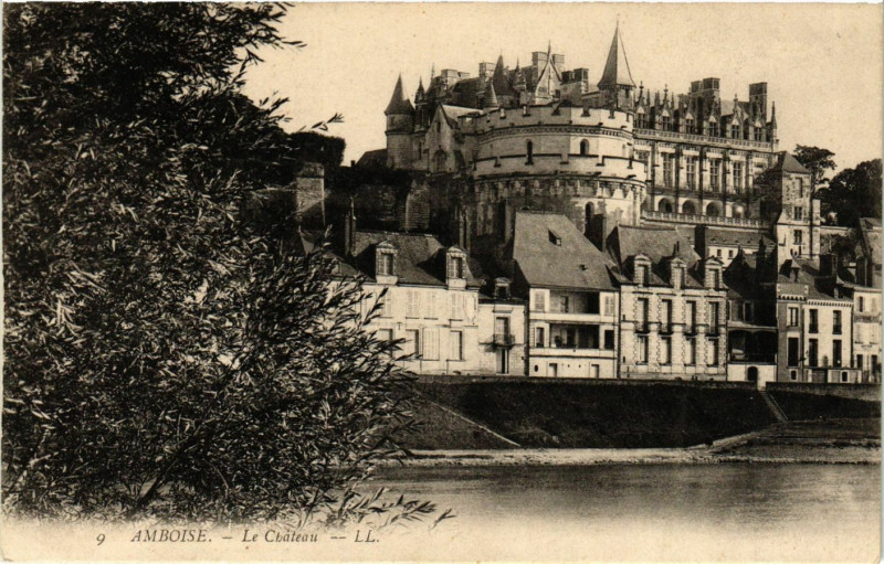 Carte postale ancienne Amboise - Le Chateau à Amboise
