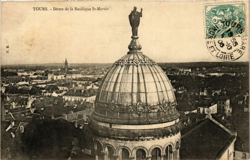 Carte postale ancienne Tours - Dome de la Basilique St-Martin à Tours