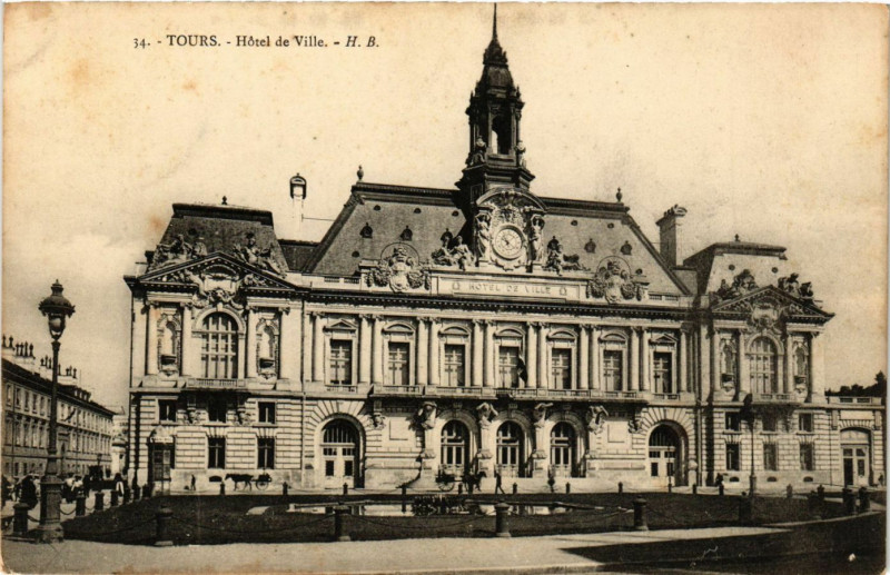 Carte postale ancienne Tours - Hotel de Ville à Tours