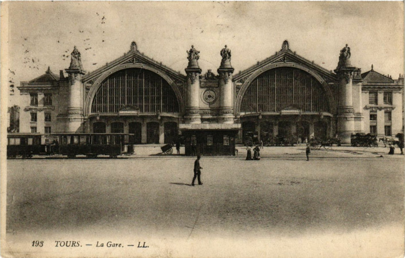 Carte postale ancienne Tours - La Gare à Tours