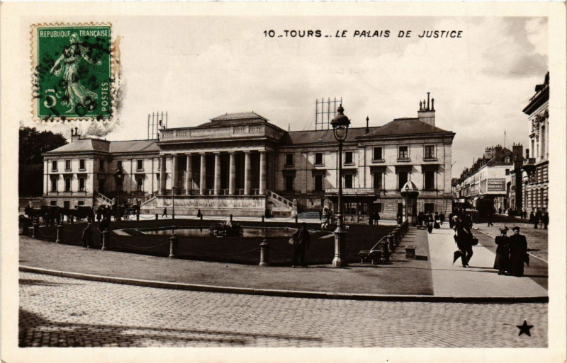 Carte postale ancienne Tours - Le Palais de Justice à Tours