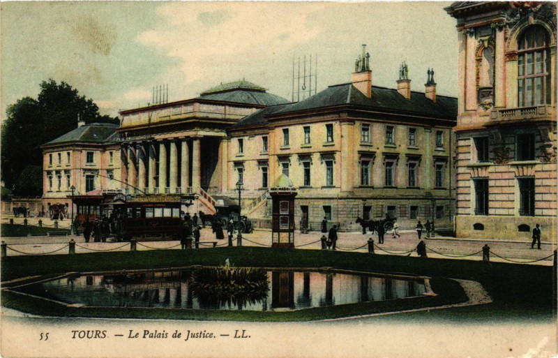 Carte postale ancienne Tours - Le Palais de Justice à Tours