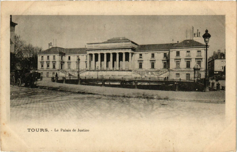 Carte postale ancienne Tours - Le Palais de Justice à Tours