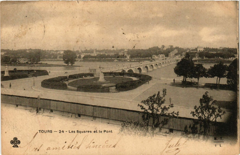 Carte postale ancienne Tours - Les Squares et le Pont à Tours