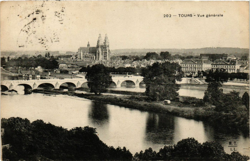 Carte postale ancienne Tours - Vue générale à Tours