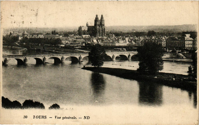 Carte postale ancienne Tours - Vue générale à Tours