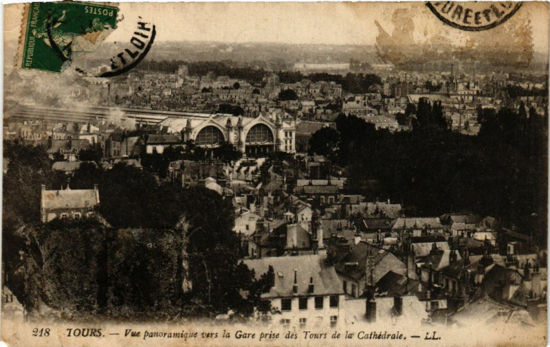 Carte postale ancienne Tours - Vue panoramique vers la Gare prise des Tours de la à Tours