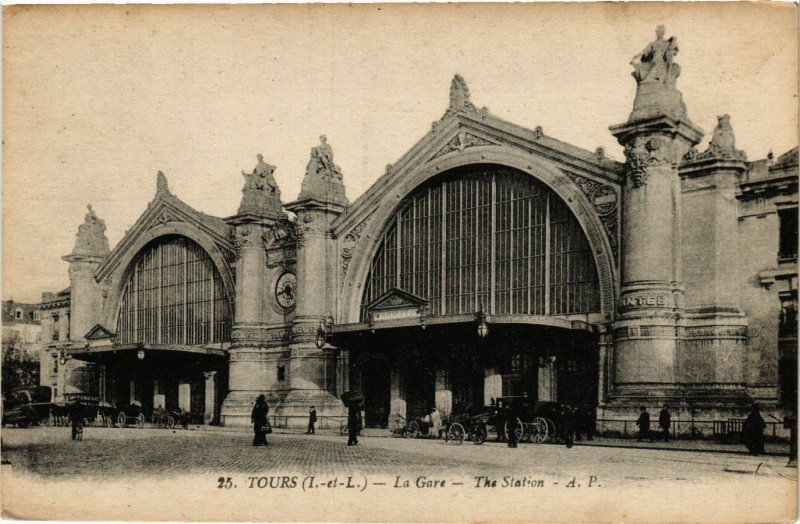 Carte postale ancienne Tours - La Gare - The Station à Tours