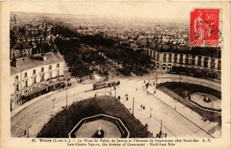 Carte postale ancienne Tours - La Place du Palais de Justice et l'Avenue de à Tours
