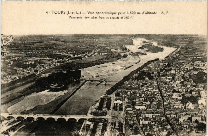 Carte postale ancienne Tours - Vue panoramique prise a 800m d'altitude à Tours