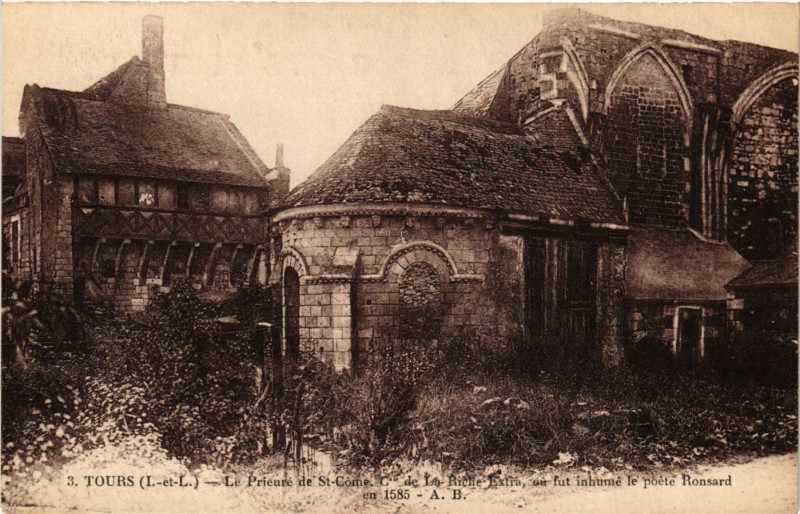 Carte postale ancienne Tours - Le Prieuré de Dt Come.C. de la Riche Extra ou fut à Tours