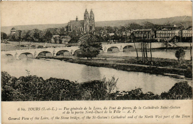 Carte postale ancienne Tours - Vue générale de la Loire du Pont de pierre... à Tours